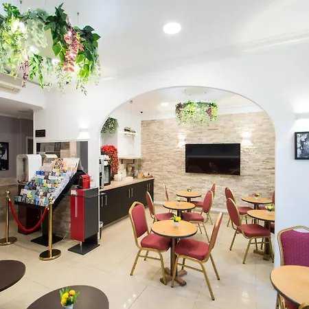 Hotel Parisien 3*