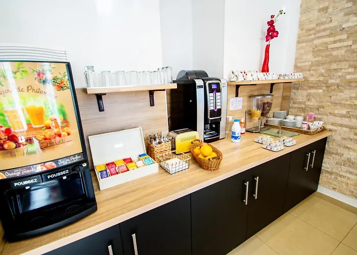 Parisien فندق 3*