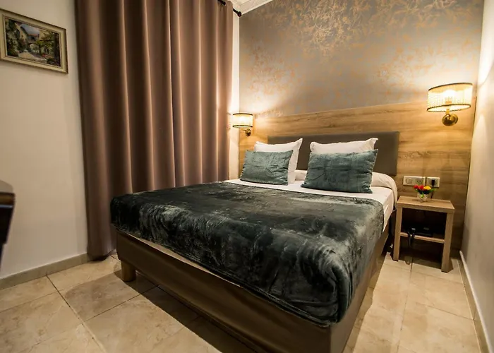 فندق Parisien 3*