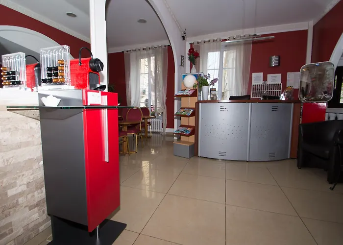 Parisien فندق 3*