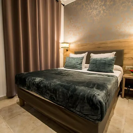 Hotell Parisien 3*