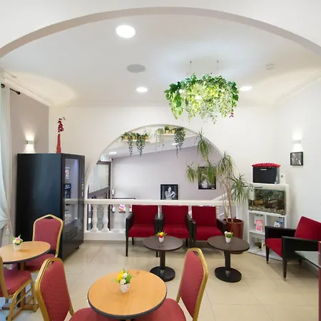 Parisien Hotel Nicea